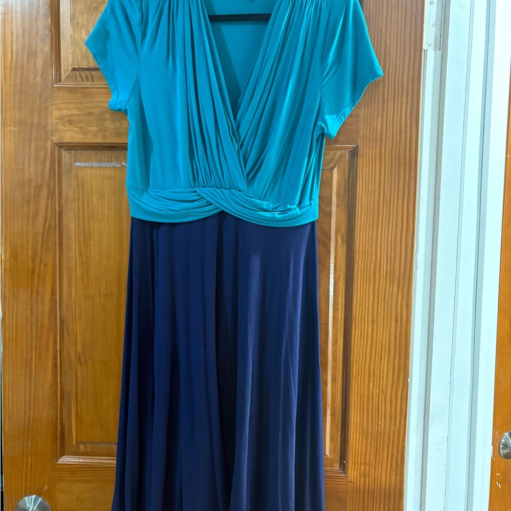 Kimi and Kai Teal and Navy nursing and maternity dress size Medium
